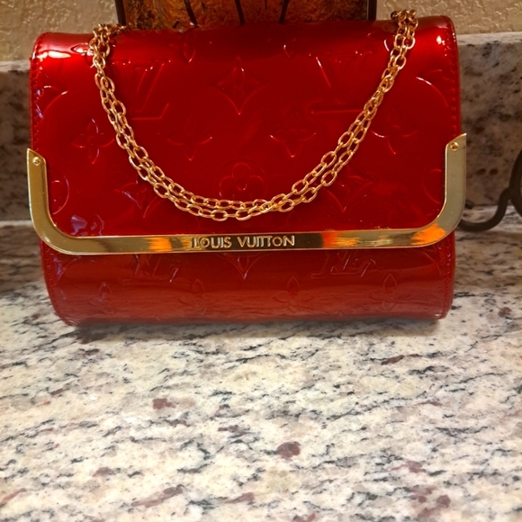 Louis Vuitton Handbags - Louis Vuitton Vernis clutch Ana